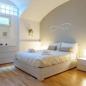  Apartamento Centro Storico Duomo A 5 Minuti Wifi Netflix Italia